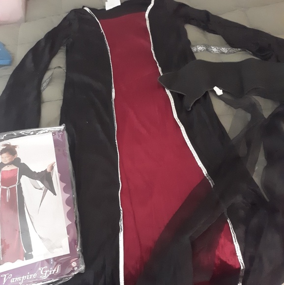 Girls Vampire Girl Halloween Costume Plus Size - Picture 2 of 4